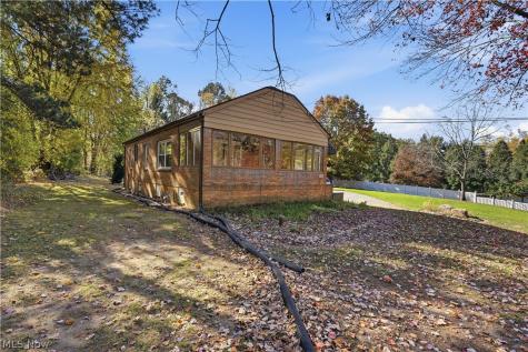 930 W Comet Road Clinton OH 44216