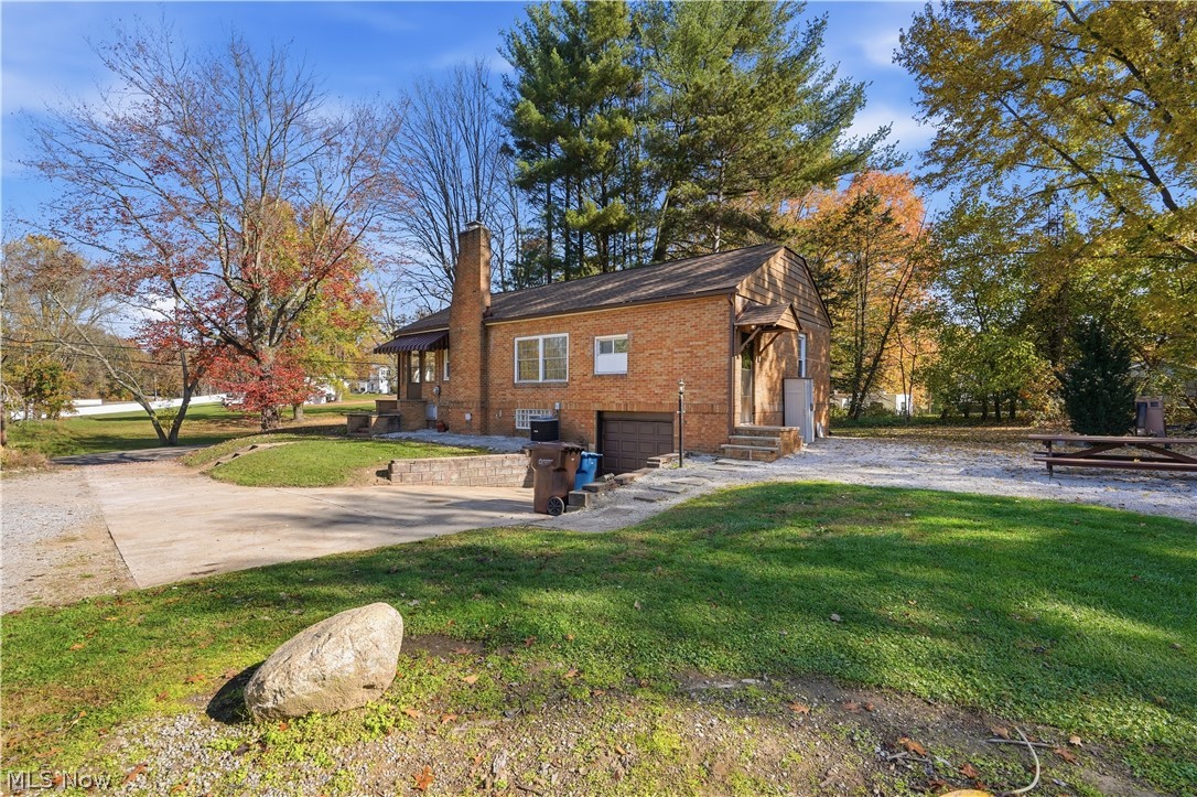 930 W Comet Road Clinton OH 44216