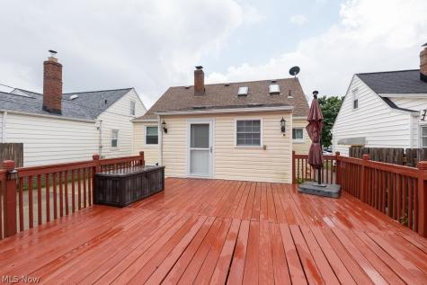 8812 Beech Avenue Brooklyn OH 44144
