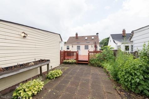 8812 Beech Avenue Brooklyn OH 44144
