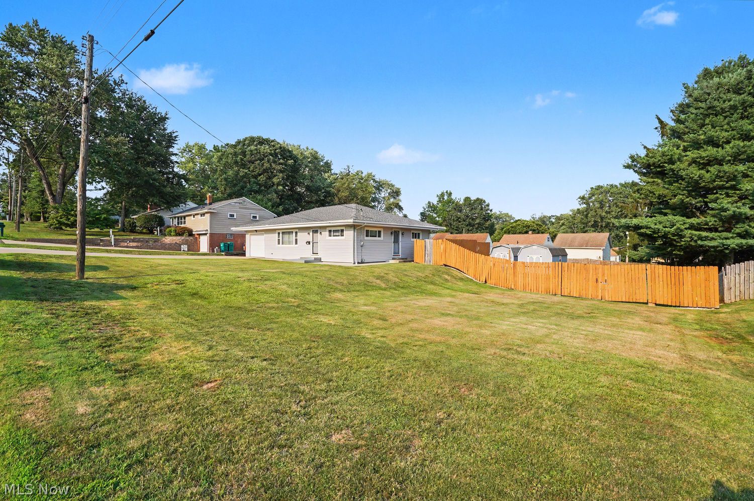 238 Roxbury Avenue NW Massillon OH 44646