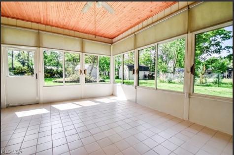 6680 Glenella Drive Seven Hills OH 44131