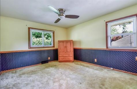 6680 Glenella Drive Seven Hills OH 44131