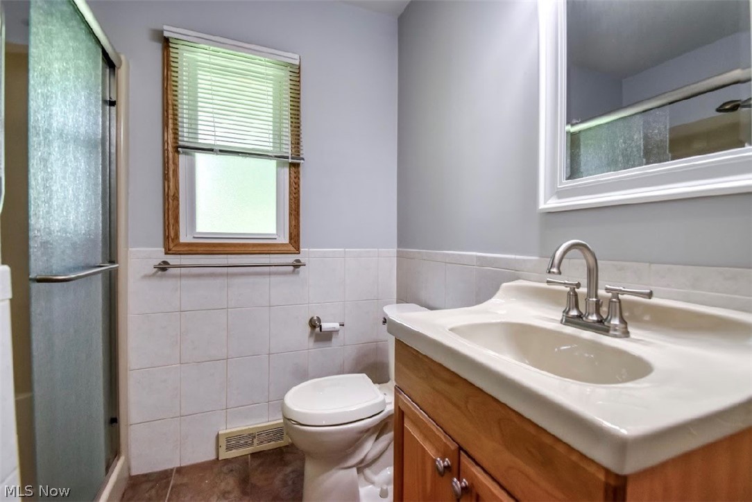 6680 Glenella Drive Seven Hills OH 44131