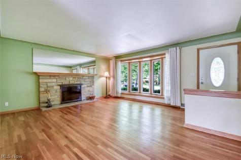 6680 Glenella Drive Seven Hills OH 44131