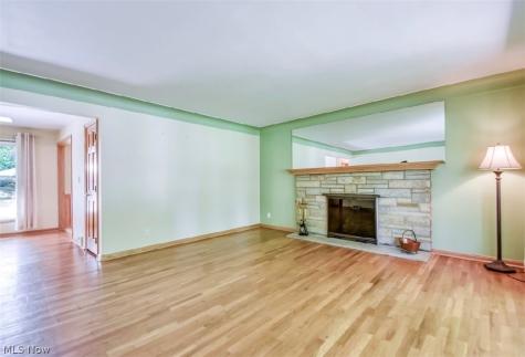 6680 Glenella Drive Seven Hills OH 44131