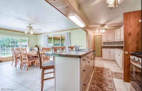 6680 Glenella Drive Seven Hills OH 44131