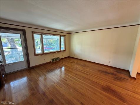 8305 Vineyard Avenue Cleveland OH 44105