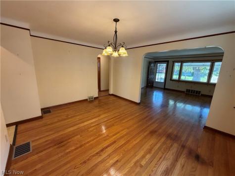 8305 Vineyard Avenue Cleveland OH 44105