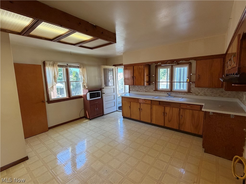 8305 Vineyard Avenue Cleveland OH 44105