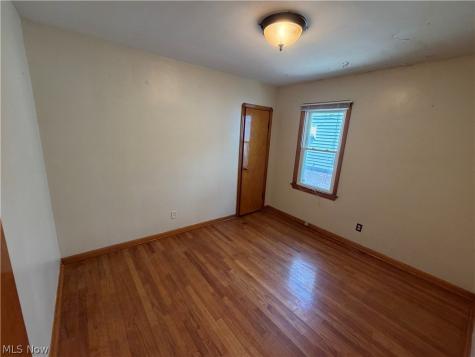 8305 Vineyard Avenue Cleveland OH 44105