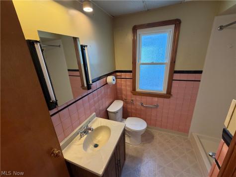 8305 Vineyard Avenue Cleveland OH 44105