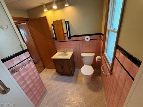 8305 Vineyard Avenue Cleveland OH 44105