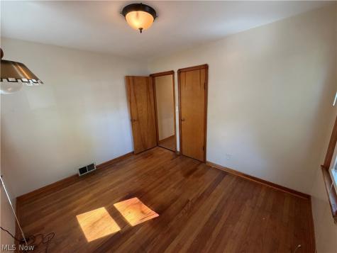 8305 Vineyard Avenue Cleveland OH 44105