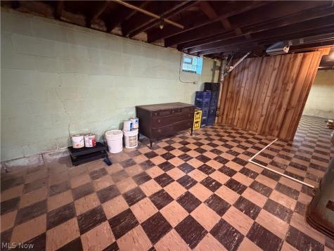 8305 Vineyard Avenue Cleveland OH 44105