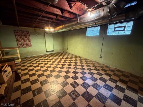 8305 Vineyard Avenue Cleveland OH 44105