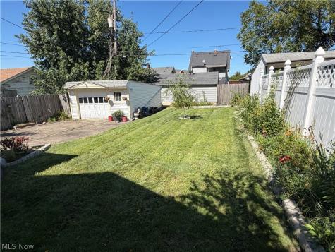 8305 Vineyard Avenue Cleveland OH 44105