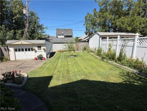 8305 Vineyard Avenue Cleveland OH 44105