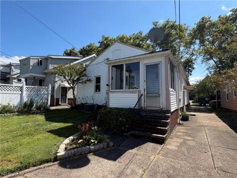 8305 Vineyard Avenue Cleveland OH 44105