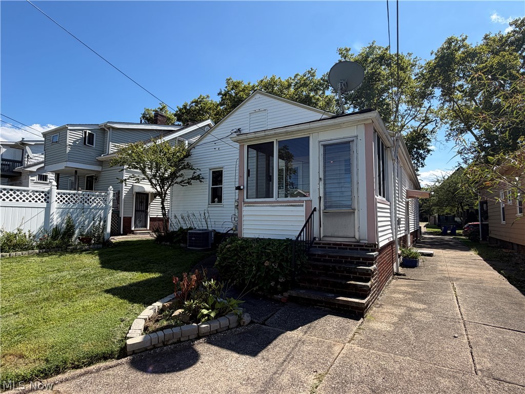 8305 Vineyard Avenue Cleveland OH 44105
