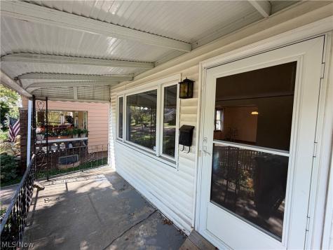 8305 Vineyard Avenue Cleveland OH 44105