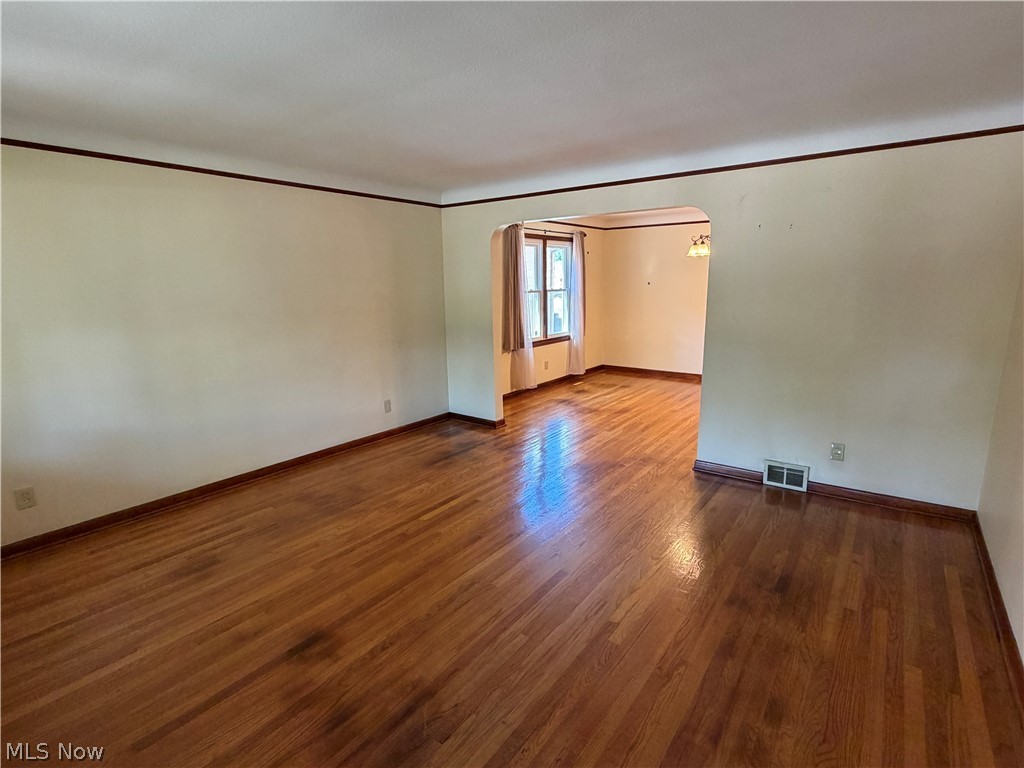 8305 Vineyard Avenue Cleveland OH 44105