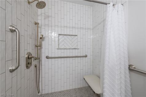782 Pasadena Avenue Sheffield Lake OH 44054