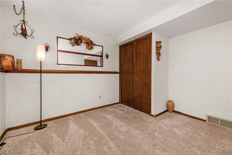 782 Pasadena Avenue Sheffield Lake OH 44054