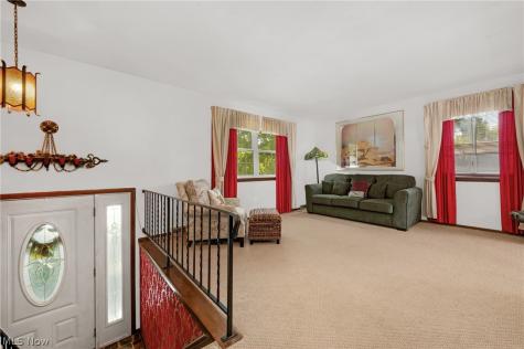 782 Pasadena Avenue Sheffield Lake OH 44054