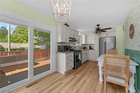 782 Pasadena Avenue Sheffield Lake OH 44054