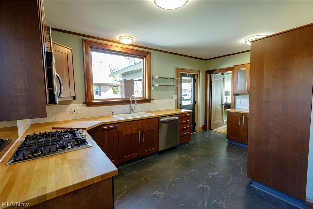 121 Wilson Avenue Waynesburg OH 44688