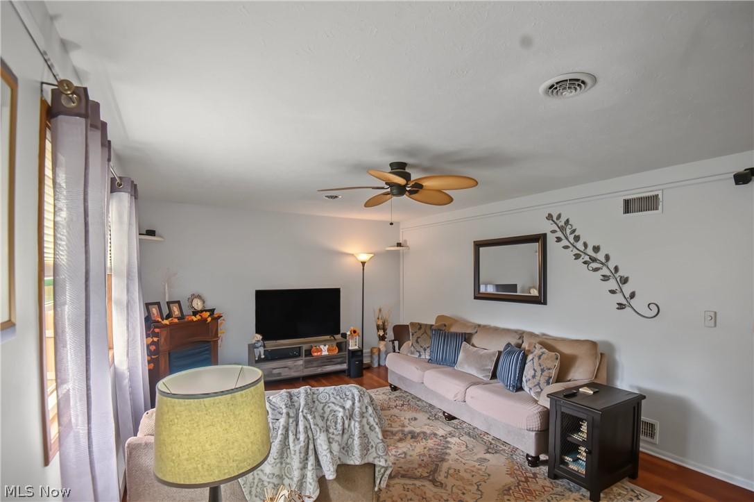 5589 London Drive Austintown OH 44515