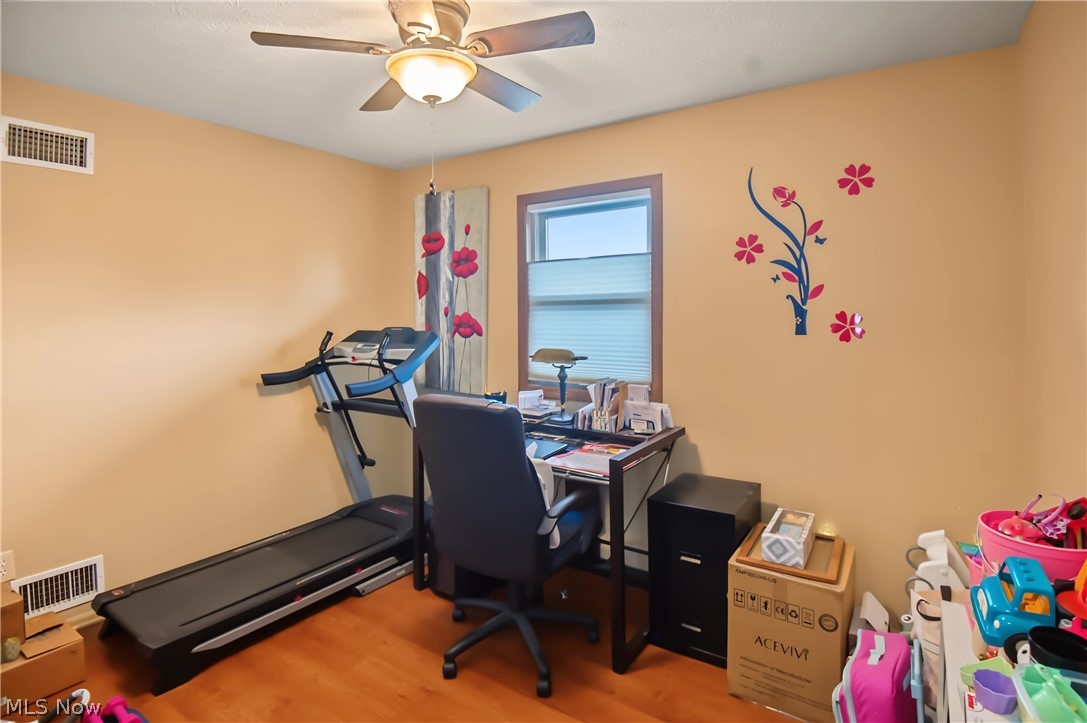 5589 London Drive Austintown OH 44515