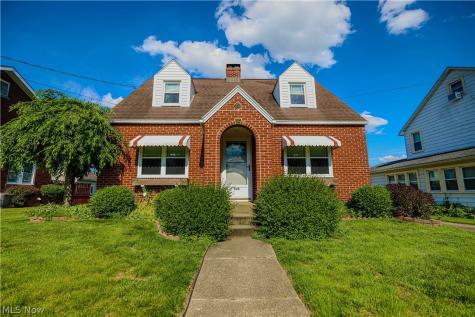 518 Edwards Street Louisville OH 44641