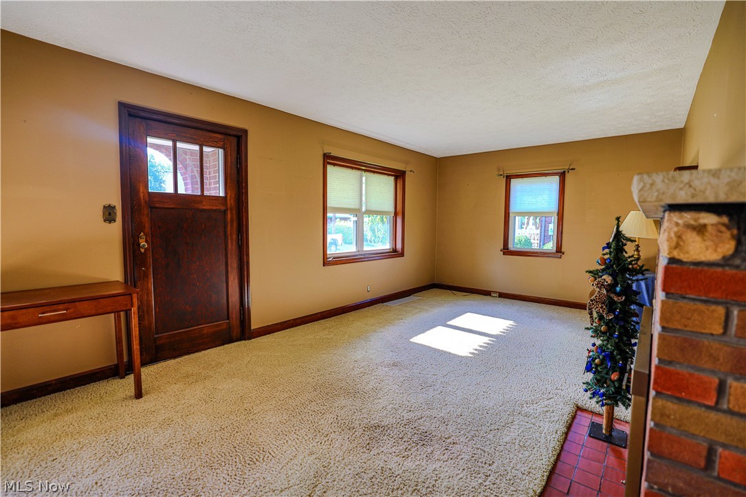 518 Edwards Street Louisville OH 44641