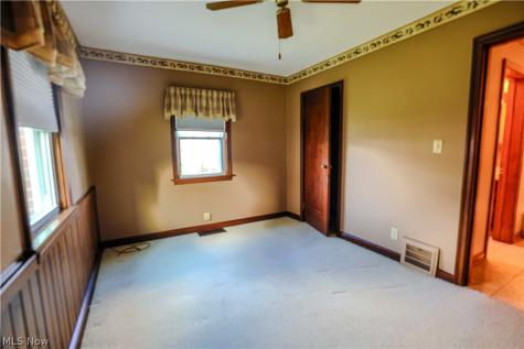 518 Edwards Street Louisville OH 44641