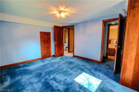 518 Edwards Street Louisville OH 44641