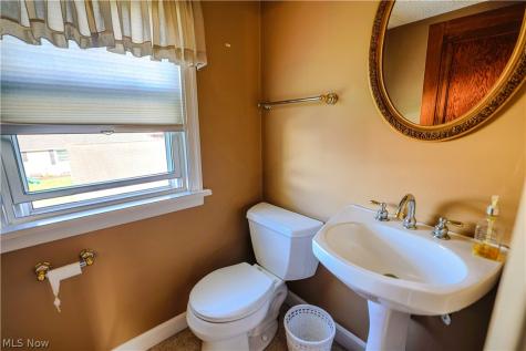 518 Edwards Street Louisville OH 44641