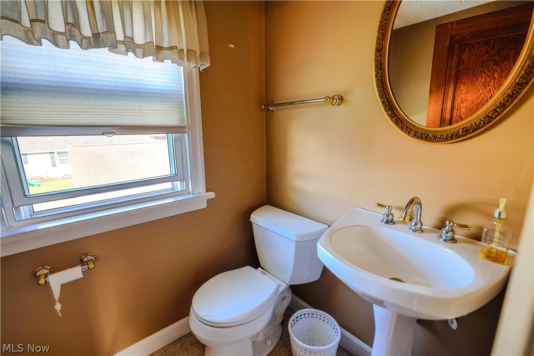 518 Edwards Street Louisville OH 44641