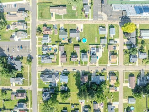 518 Edwards Street Louisville OH 44641