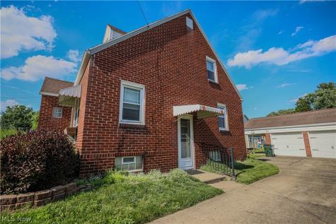 518 Edwards Street Louisville OH 44641