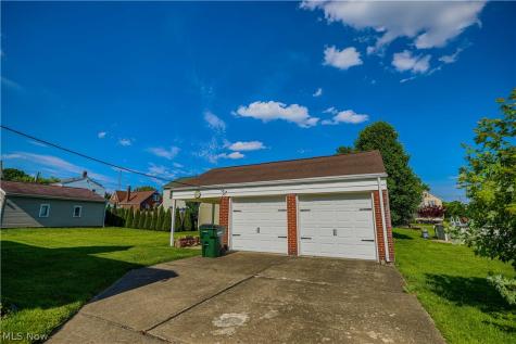 518 Edwards Street Louisville OH 44641