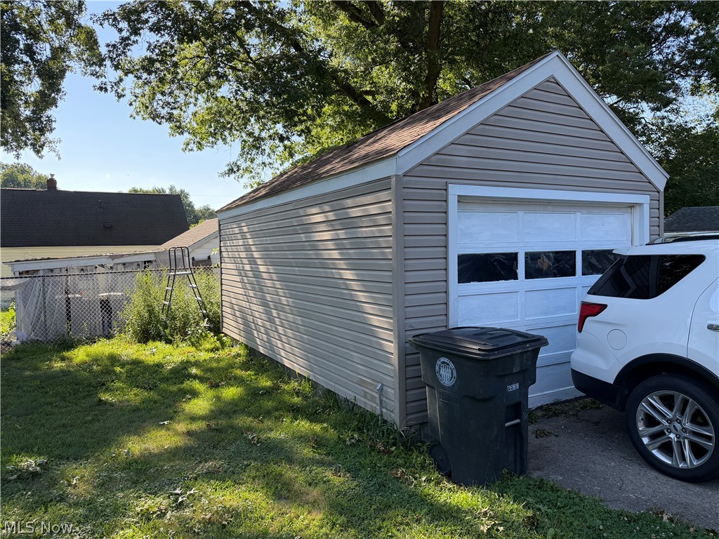 866 Chinook Avenue Akron OH 44305