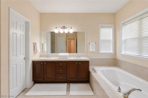 36939 Wexford Drive Solon OH 44139