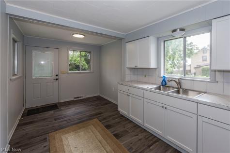 510 Allenford Street Akron OH 44314