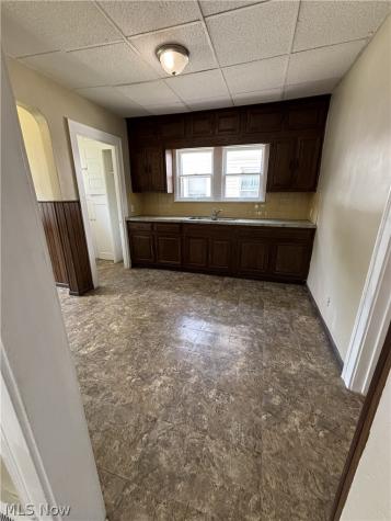 18214 Windward Road Cleveland OH 44119