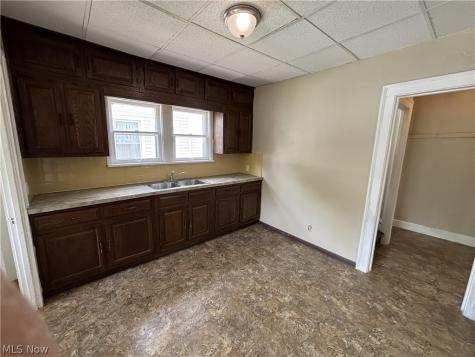 18214 Windward Road Cleveland OH 44119
