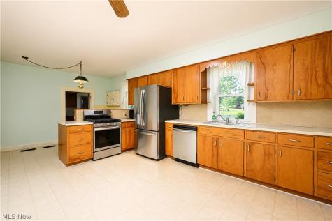 12201 King Church Avenue NW Uniontown OH 44685