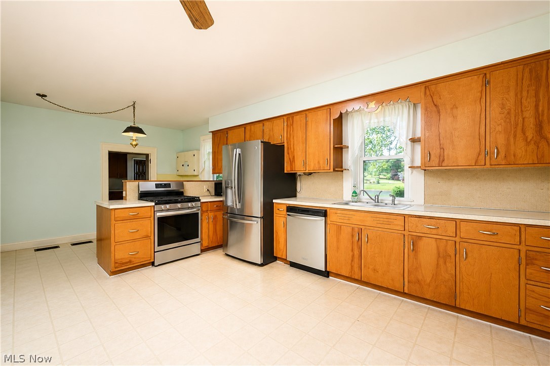 12201 King Church Avenue NW Uniontown OH 44685