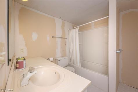 12201 King Church Avenue NW Uniontown OH 44685